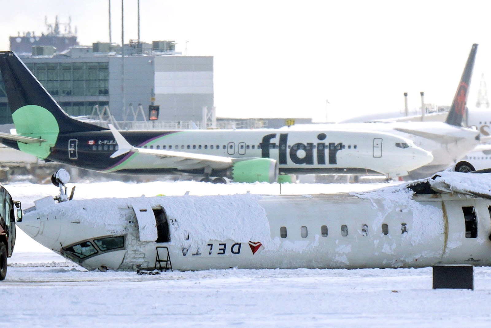 Toronto-Delta_Crash_26126--deb90_1089925944.jpg