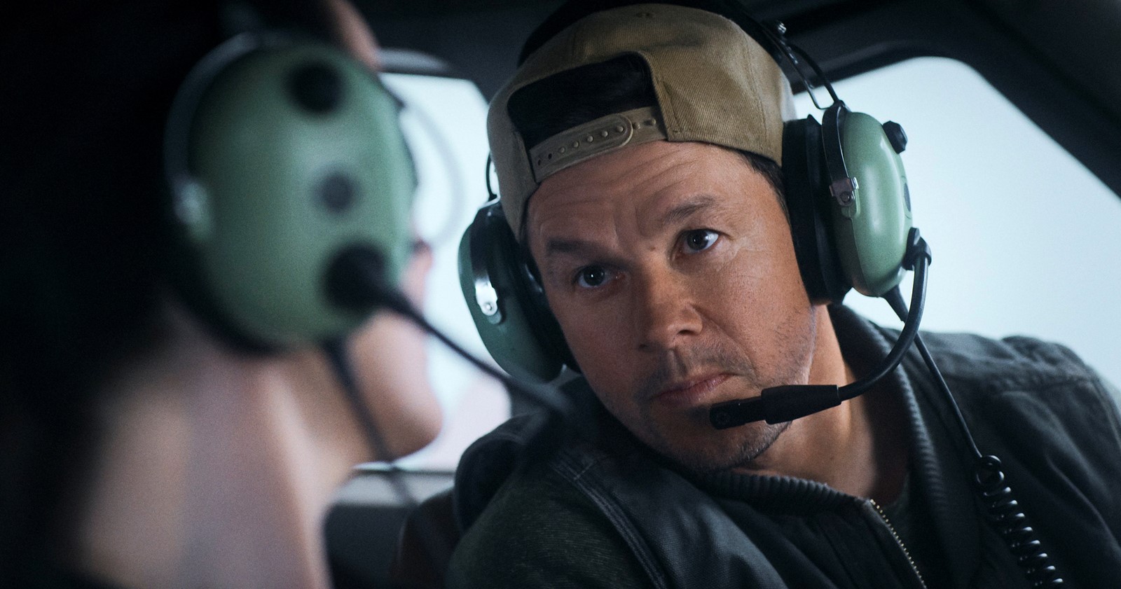 Film_Review_-_Flight_Risk_16126--4a955_1089087866.jpg