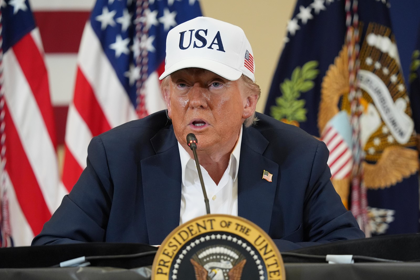 TRUMP_FIFA_43111_28de6a_1095458895.jpg