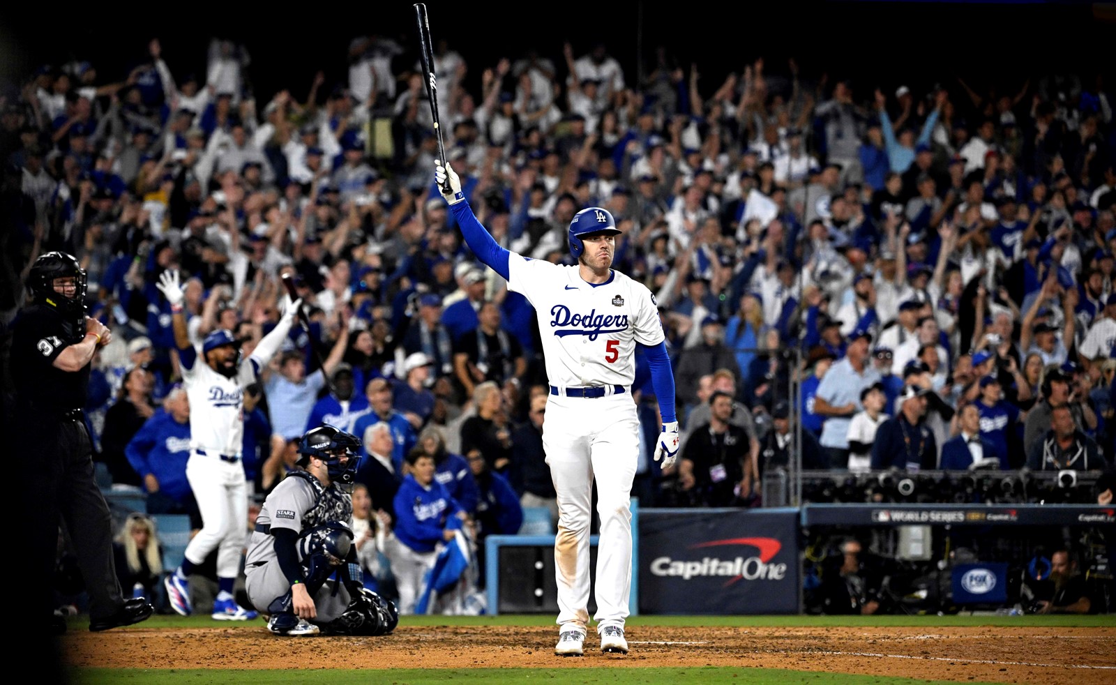 LDN-L-DODGERS-1026-KB105_1093324344.jpg