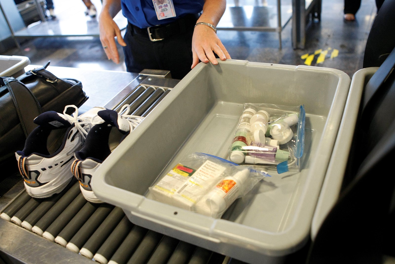 Airport_Security_Liquids_40107--d3a0f_1095488293.jpg