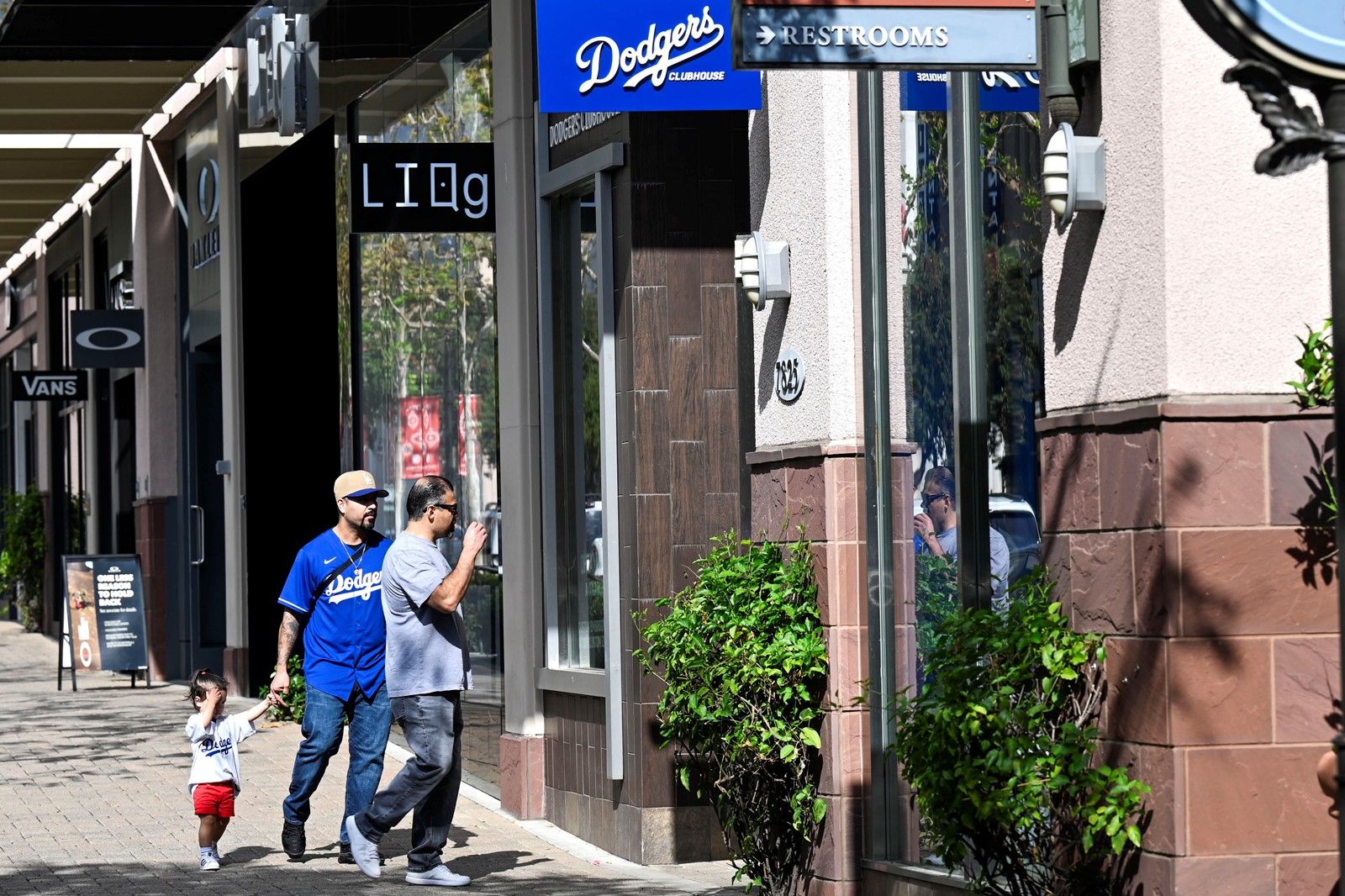 1029_NWS_RPE-L-DODGERS-IE-1030-21_1085838551.jpg