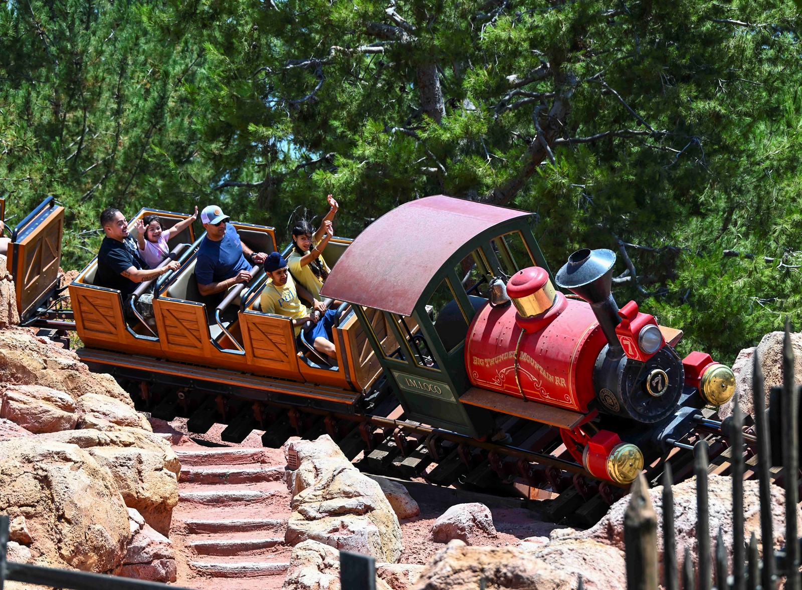 OCR-L-DISNEYLAND-JG-25_1085787980.jpg