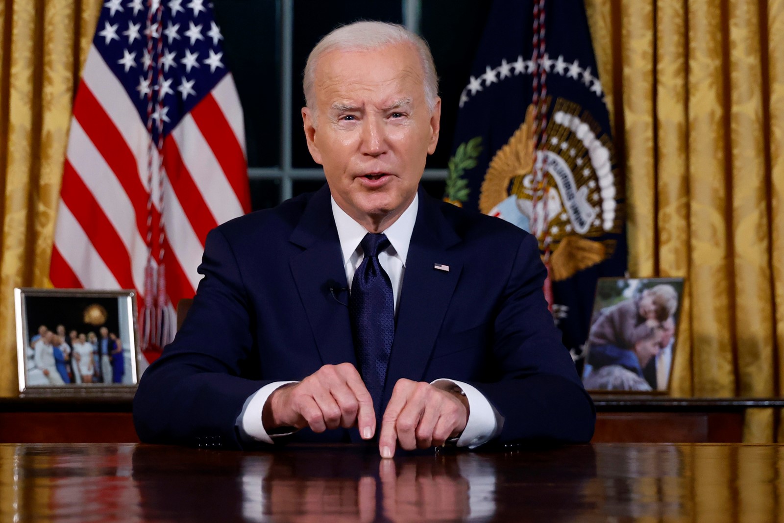 SJM-Z-BIDENOVAL-1020-1_1070575873.jpg