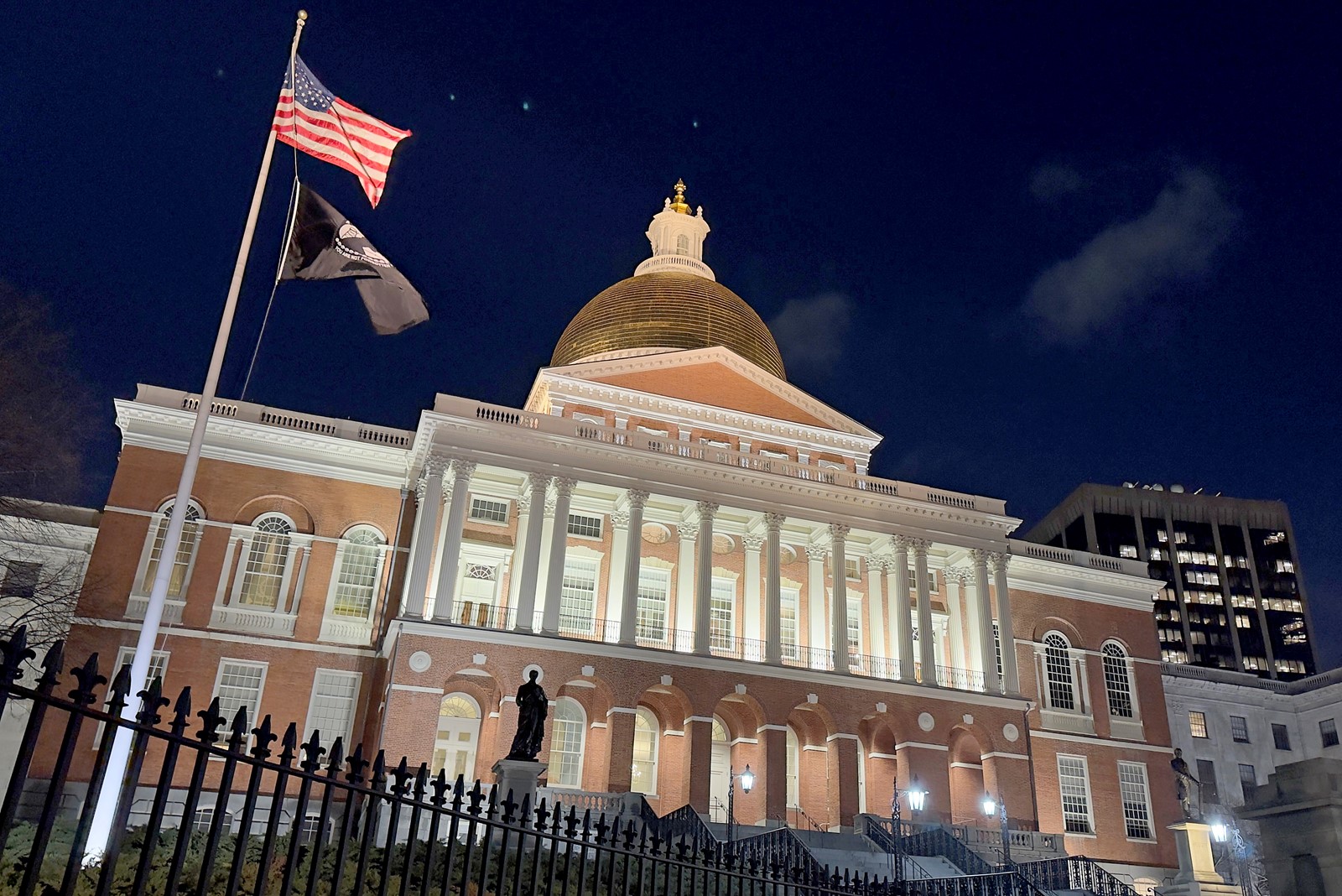 statehousems01_1095349013.jpg
