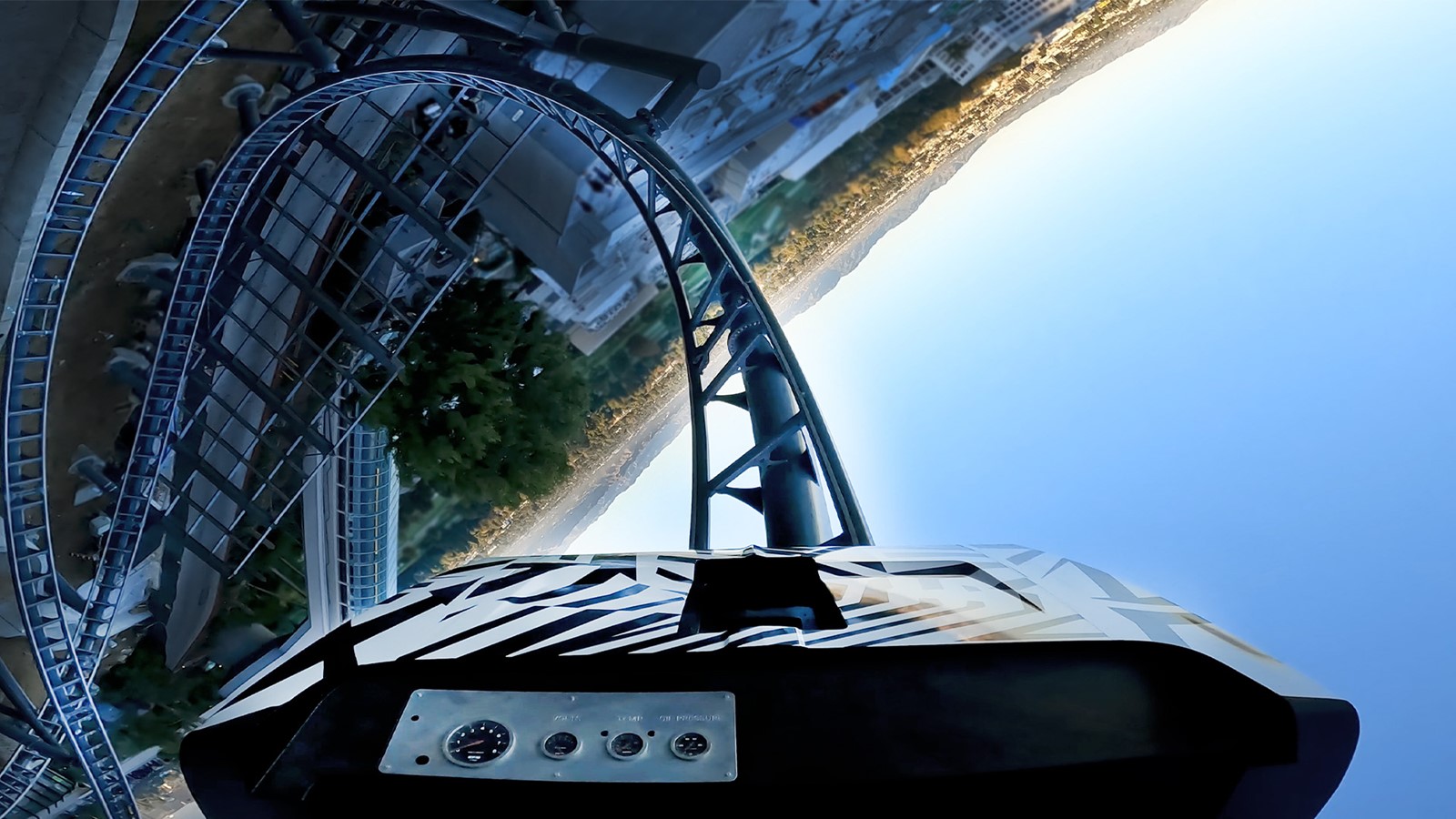 OCR-L-UNIVERSAL-FAST-FURIOUS-COASTER-1016-04_1101340742.jpg