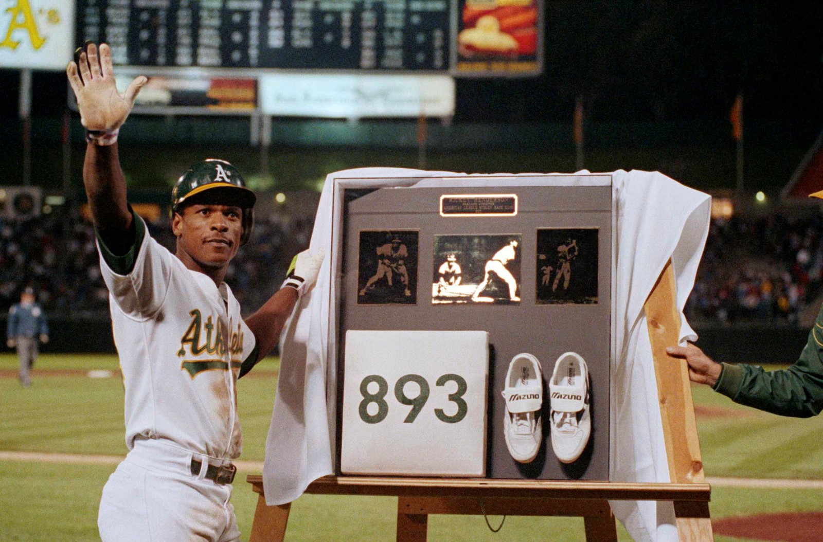 Obit_Rickey_Henderson_Baseball_28656--d989e_1087855053.jpg