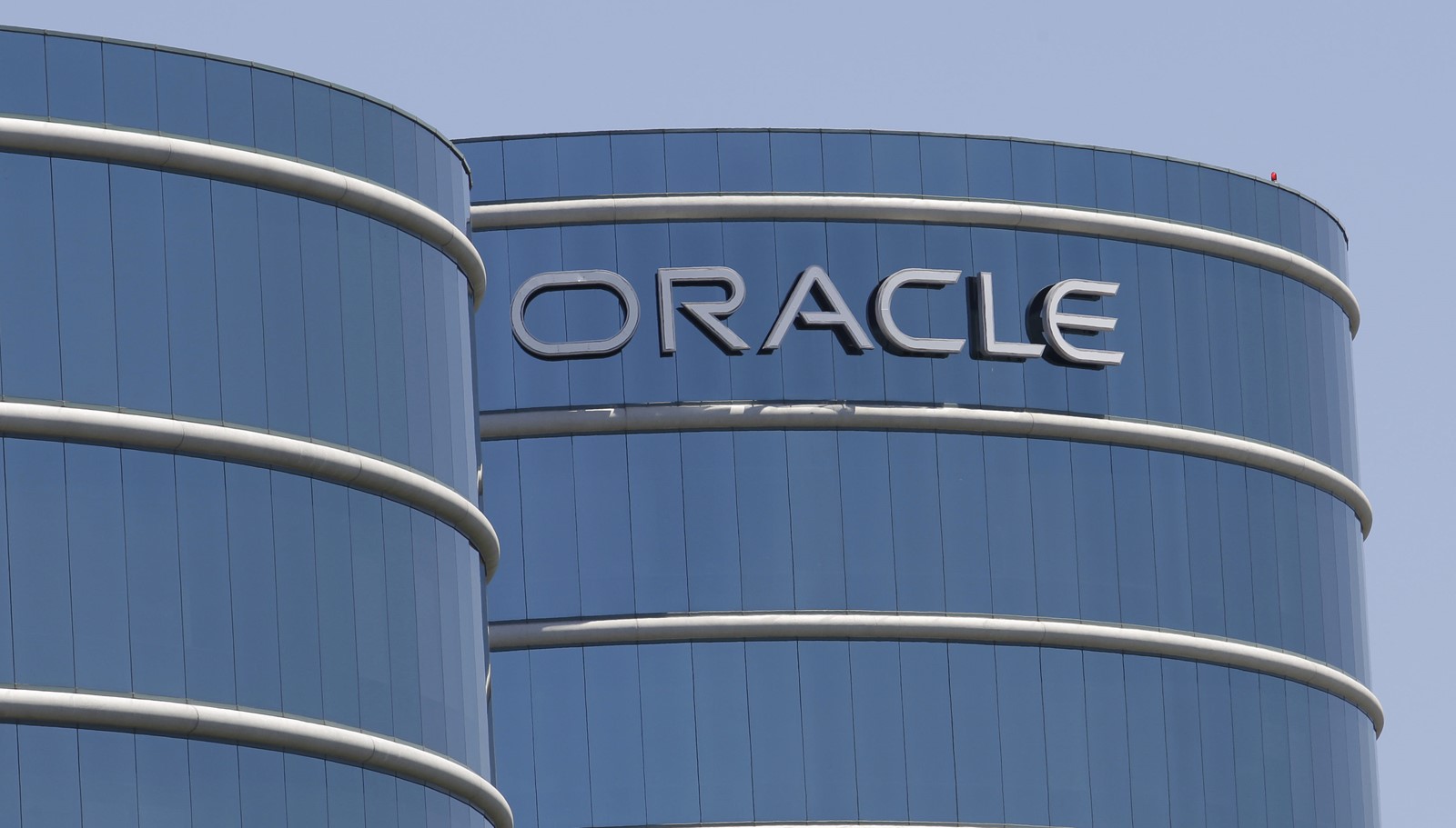 LDN-Z-ECON-RECAP-ORACLE-0308_1104078810.jpg