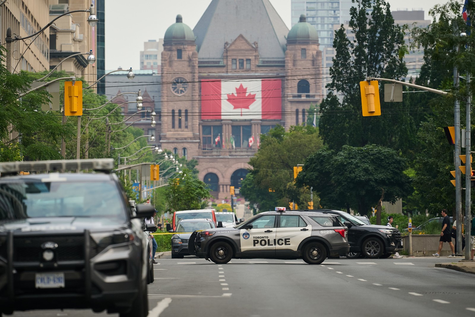 Canada_Consulate_Toronto_Police_4_92--6d202_1109259255.jpg
