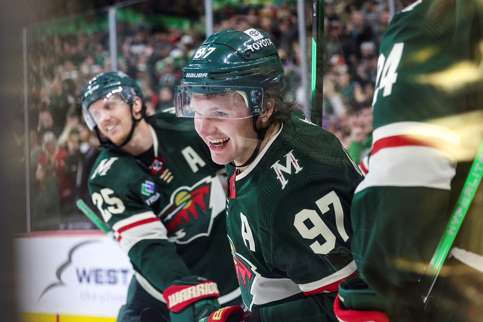 Sharks_Wild_Hockey_27029--b4048_1075772060.jpg