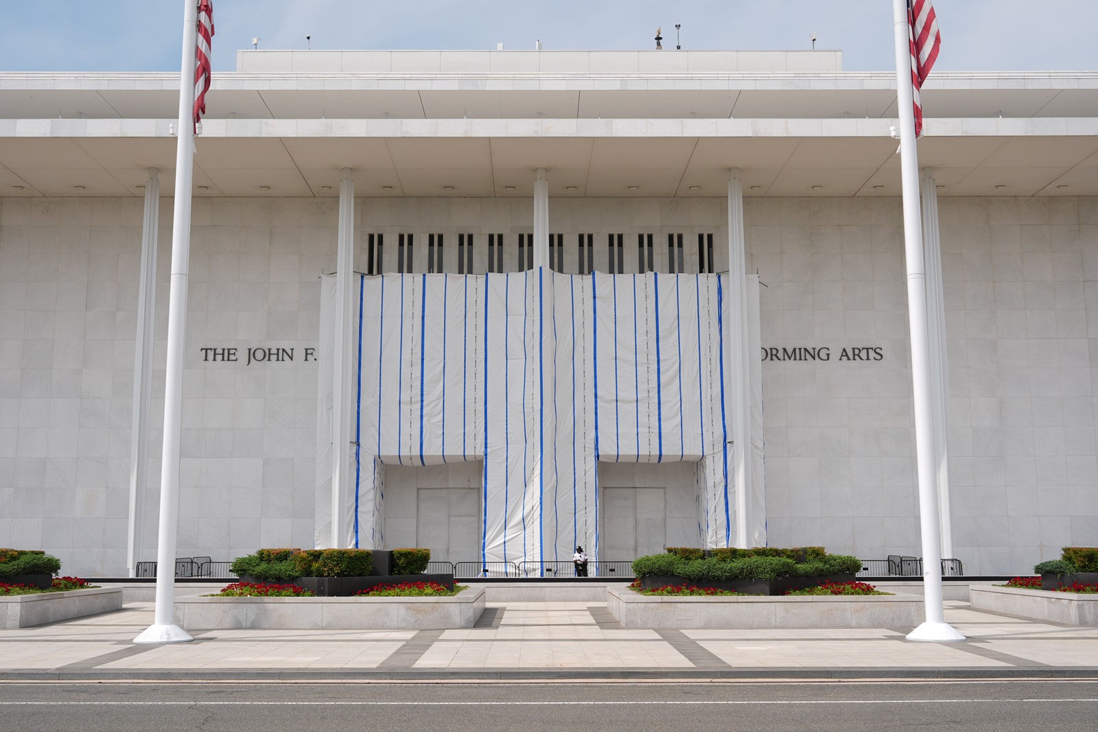 Kennedy_Center_Sculpture_85551--6cf83_1110512593.jpg