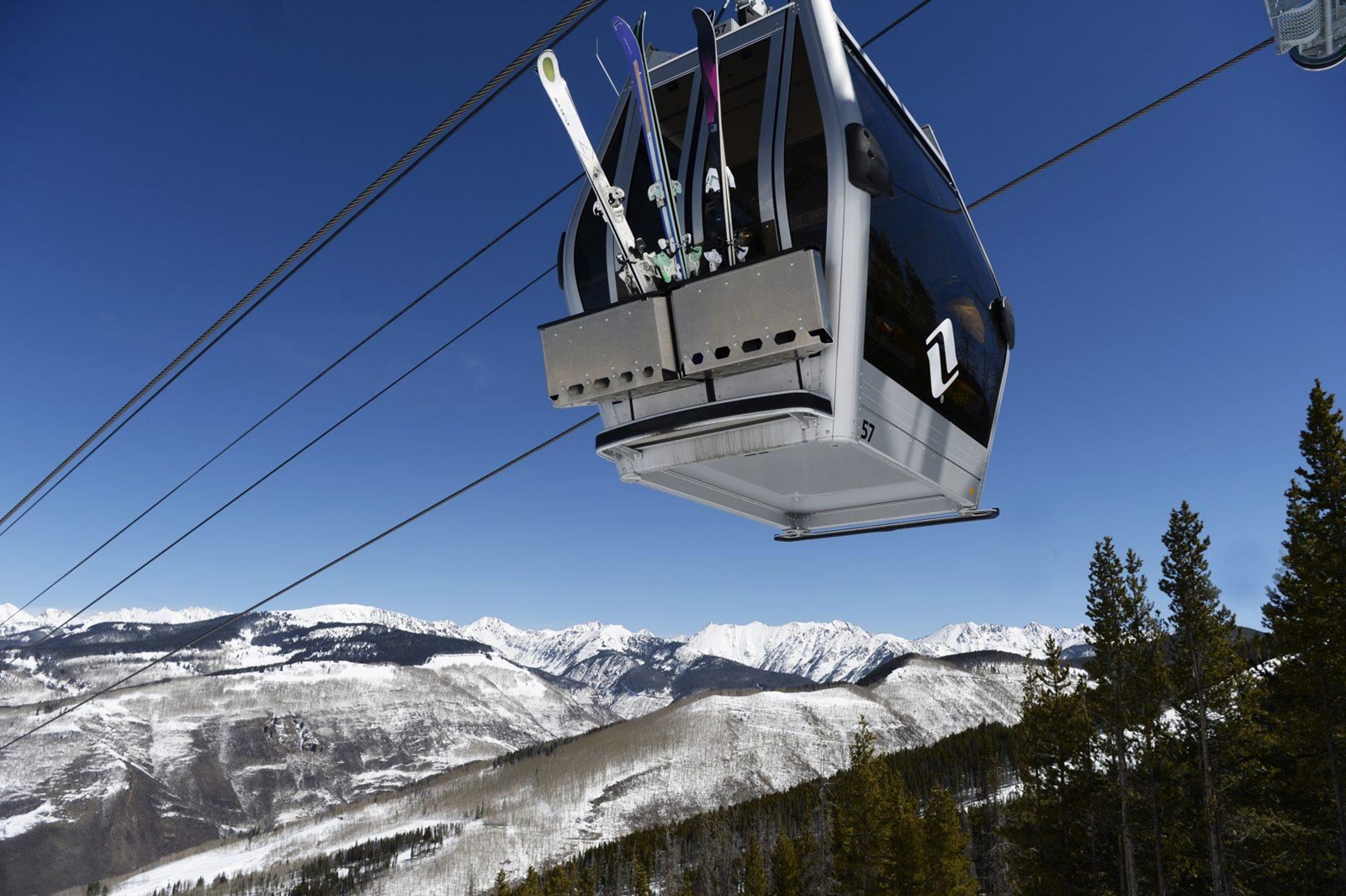 CD06VAIL_AC24126x_1076806623.jpg