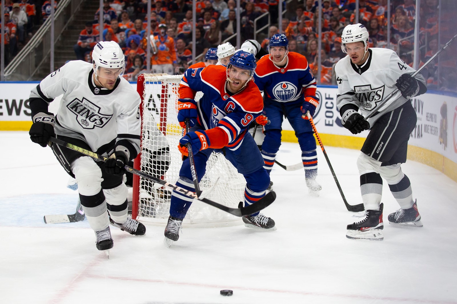 1227_NWS_LDN-L-KINGS-1228-01_1088022097.jpg