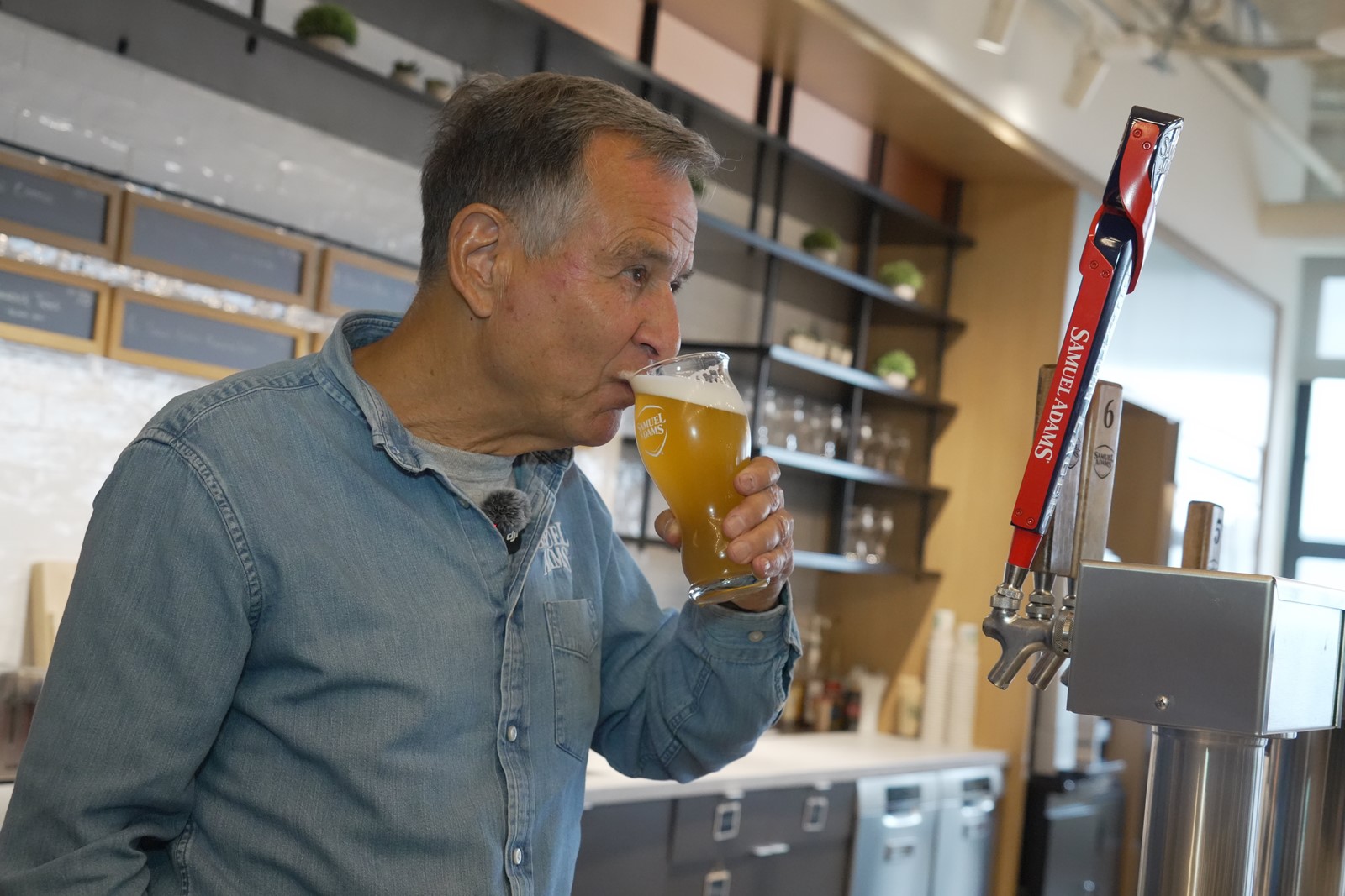 WCup_Beer_Sales_Soccer_3961_--0d7fb_1108947838.jpg
