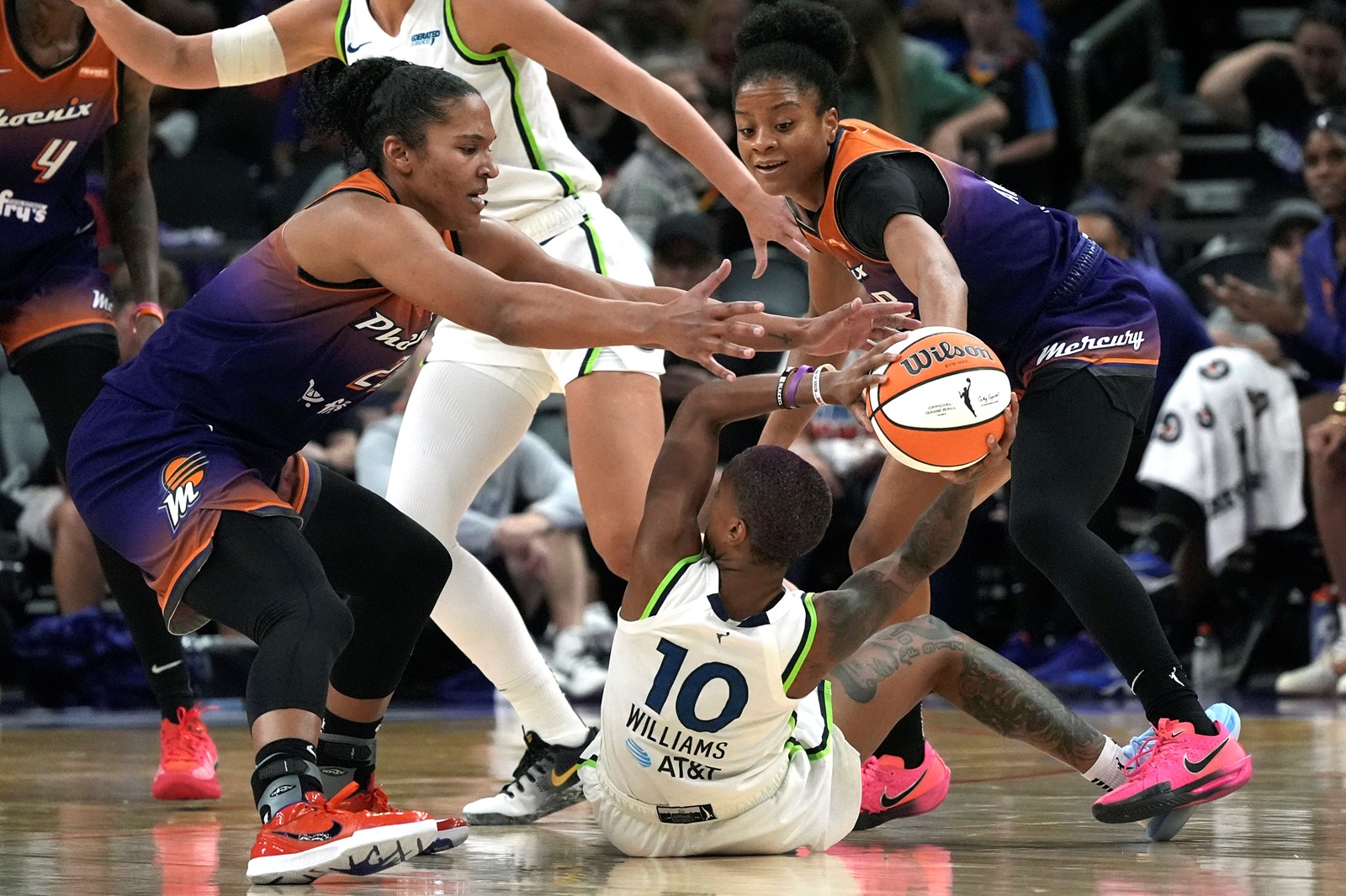 Lynx_Mercury_Basketball_84256--546e4_1095161065.jpg