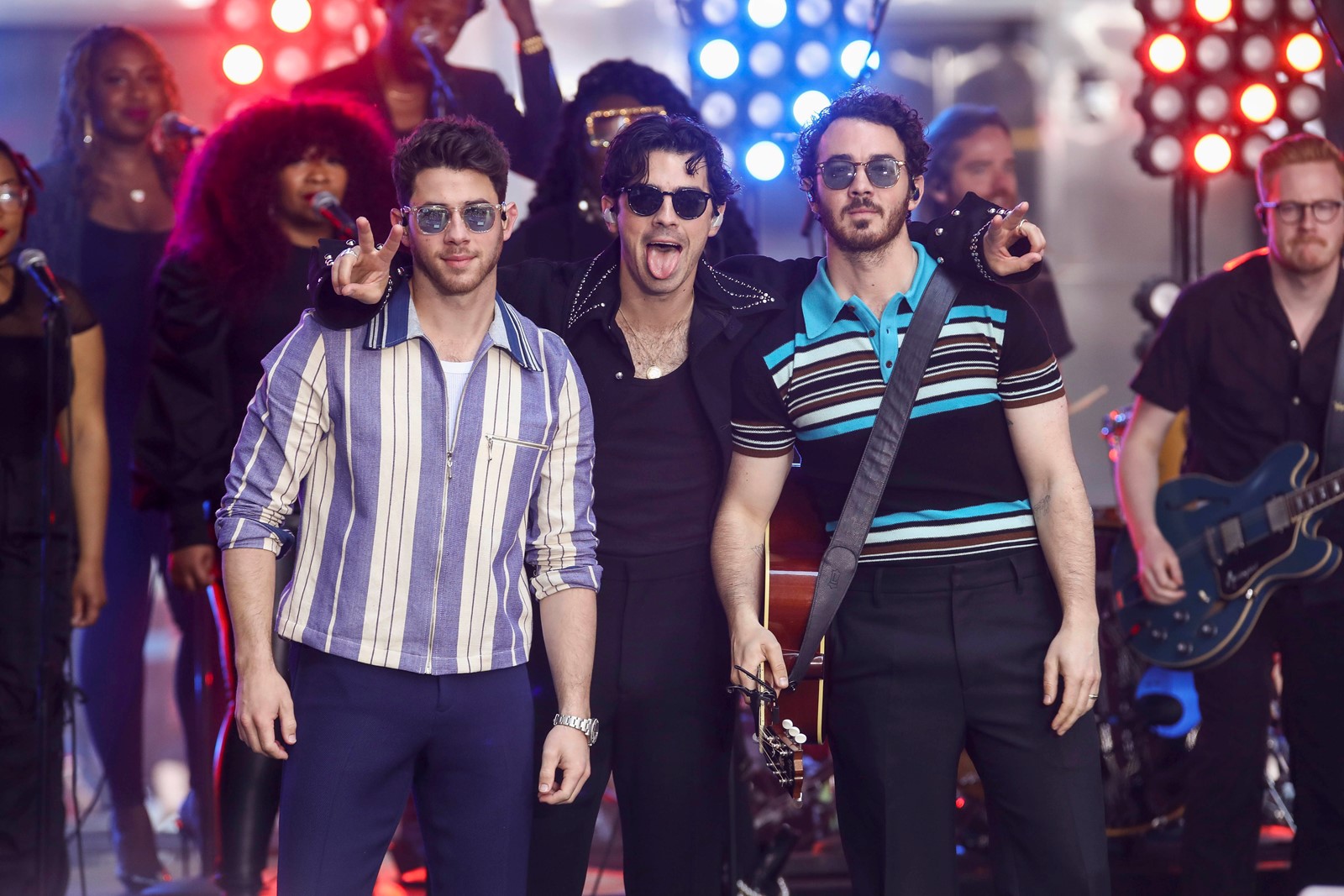 Jonas_Brothers_Perform_on_NBC's_Today_Show_00534--1da92_1062611614.jpg