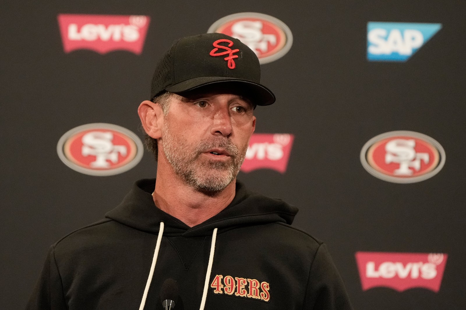 49ers_Shanahan_Accident_Football_74343--6a5c0_1109203056.jpg