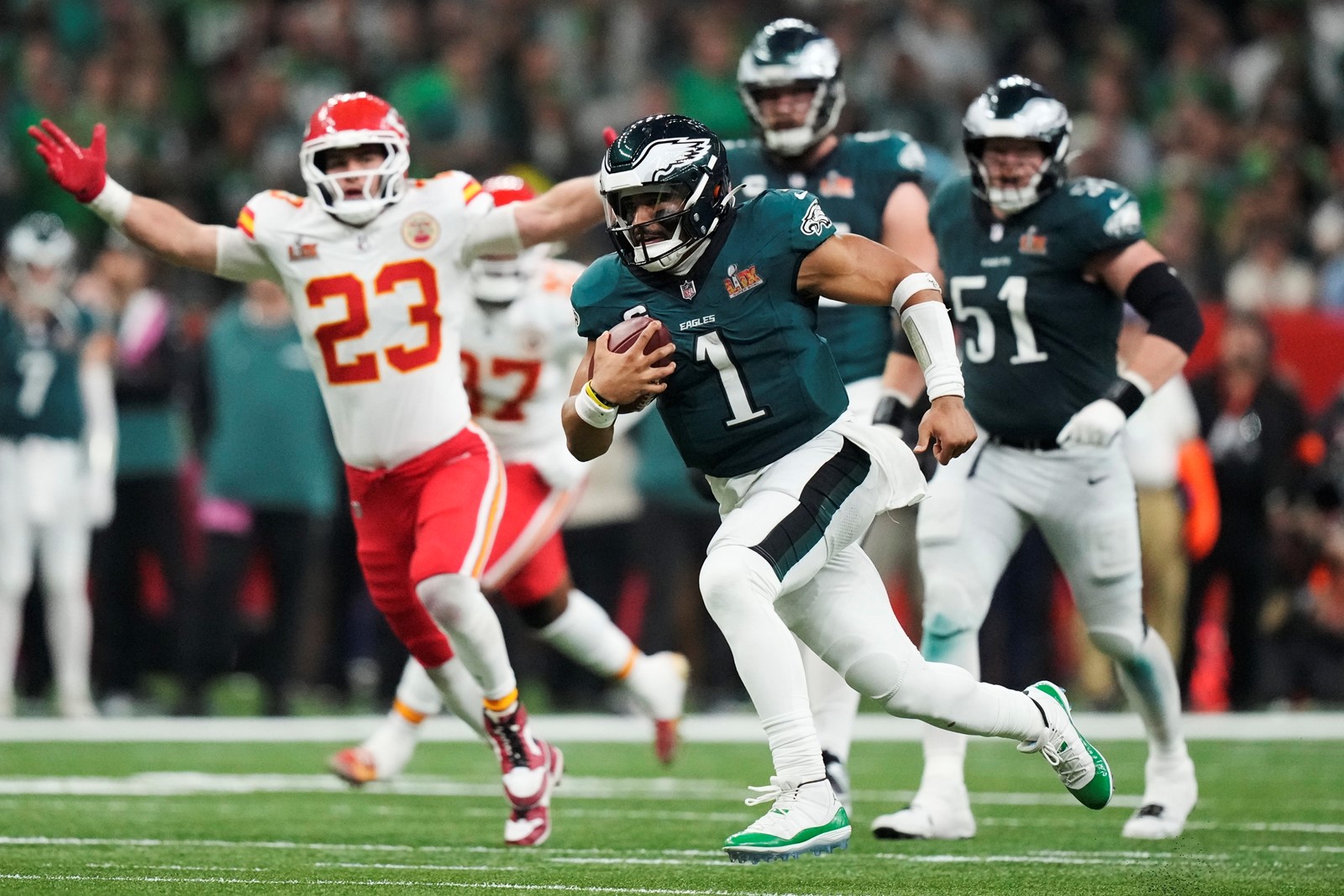 Super_Bowl_Football_38931--272c3_1089625064.jpg