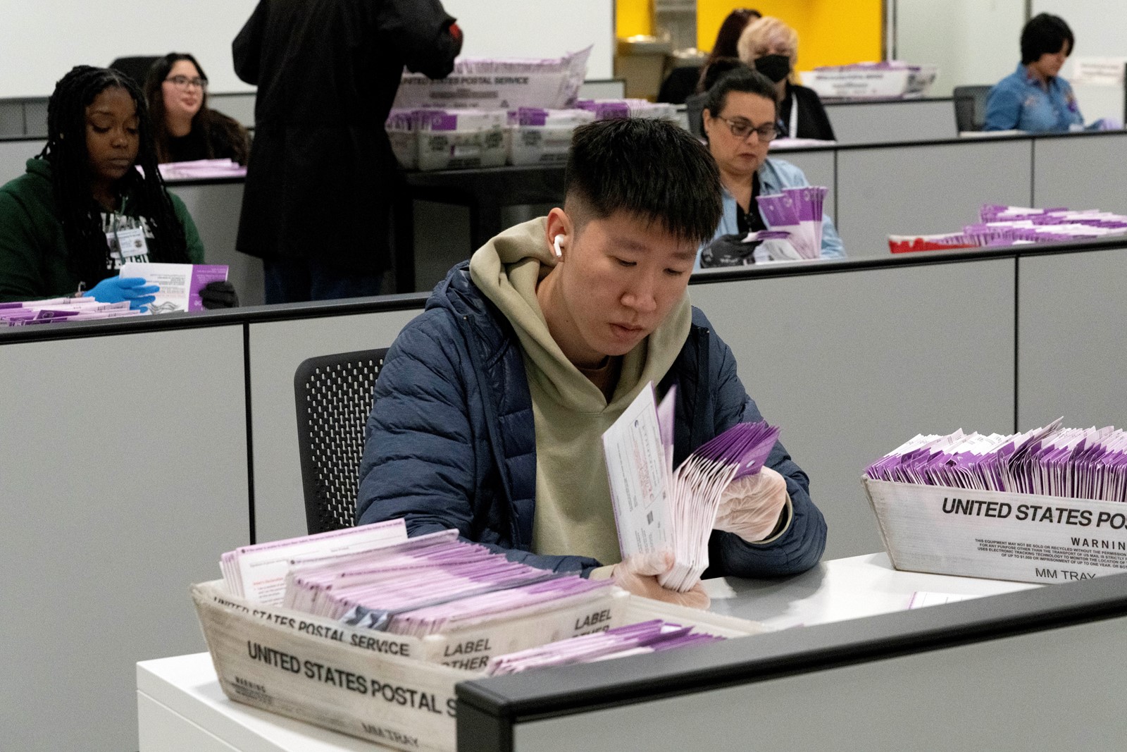 Election_2024_Explainer_Why_The_Wait_83409--f38f0_1086159027.jpg