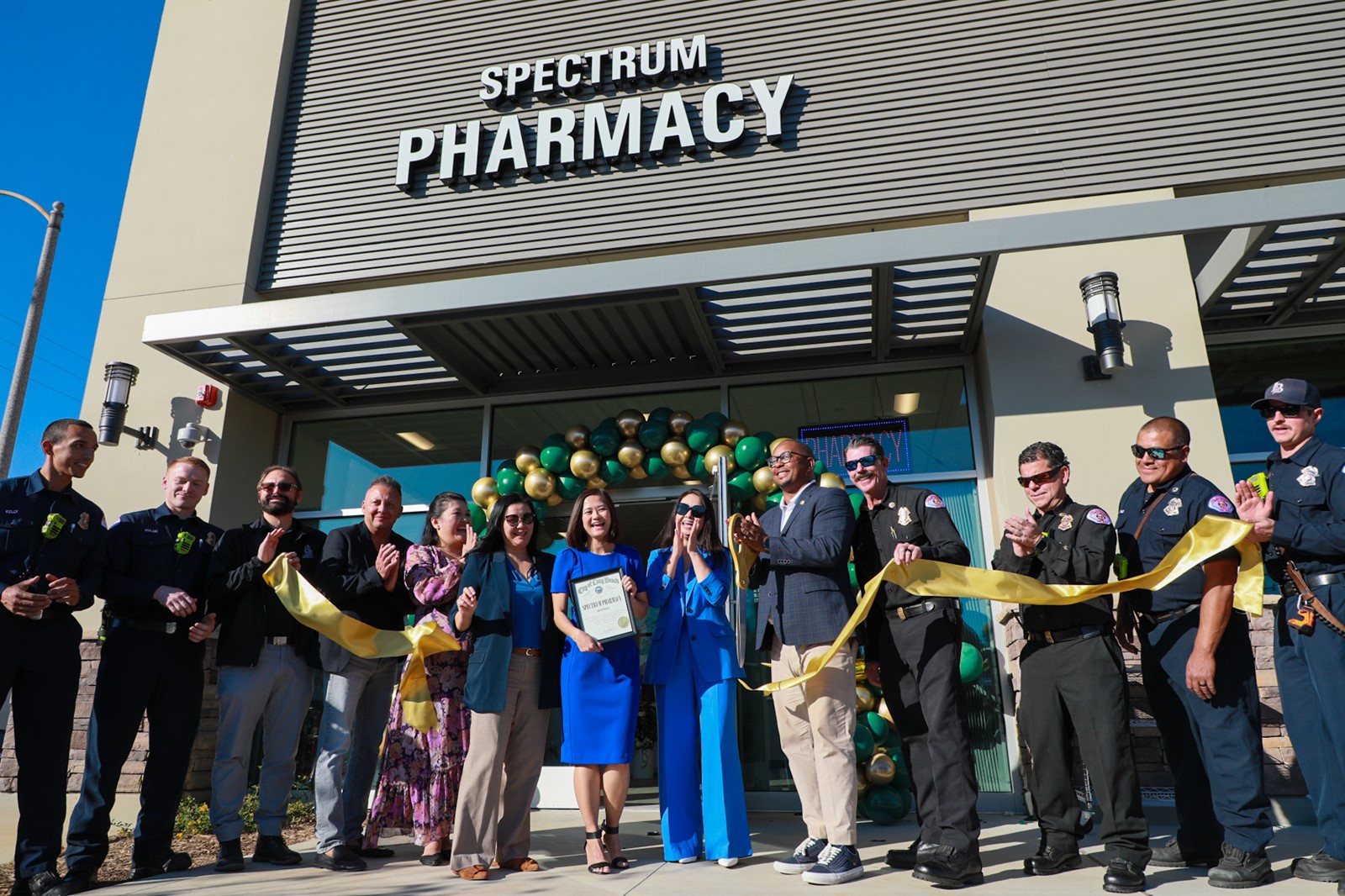 LPT-L-ANAHEIM-PLAZA-1123-01_1086830934.jpg