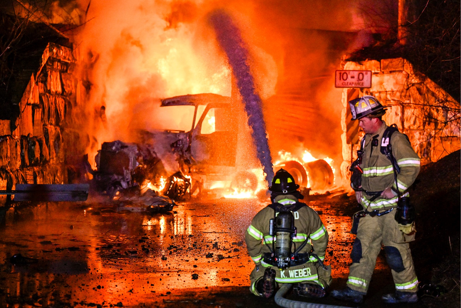 Gas_Truck_Explosion_09135--747e1_1072998895.jpg