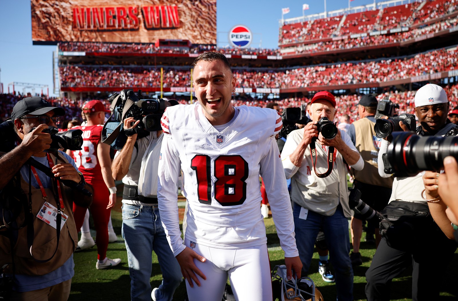 BNG-L-49ERS-0922-14_1104149638.jpg