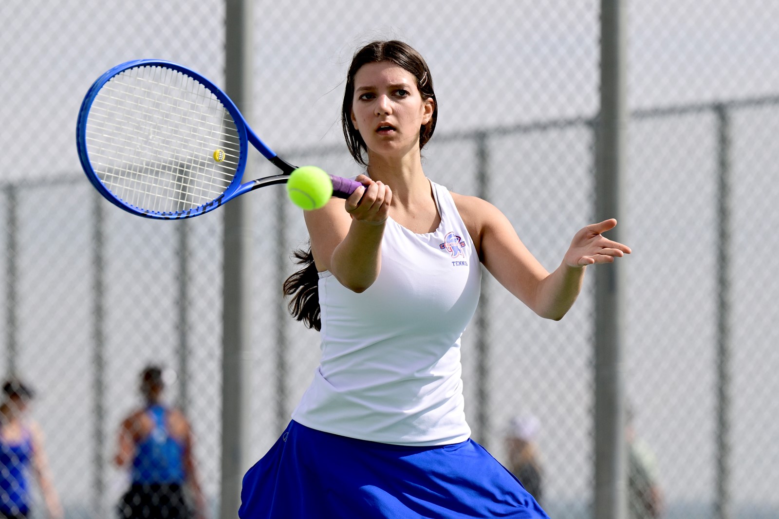 DCC-womanstennis4a_JS26371_1106083623.jpg