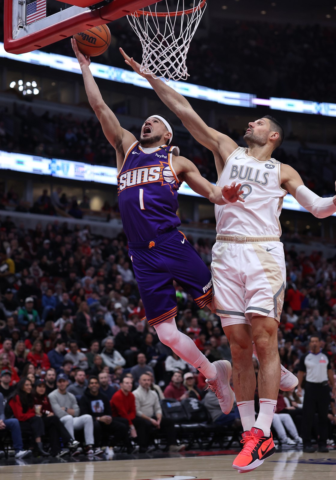 0222_NWS_CTC-L-bulls-suns047_220216296_1090088746.jpg