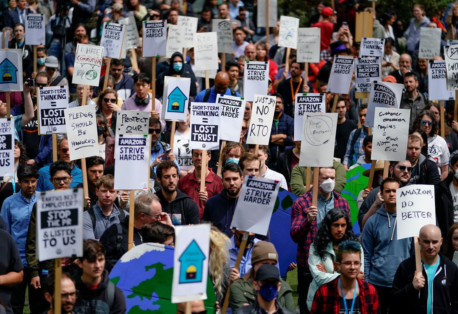 Amazon-Staff-Walkout_82058--35682_1063322162.jpg