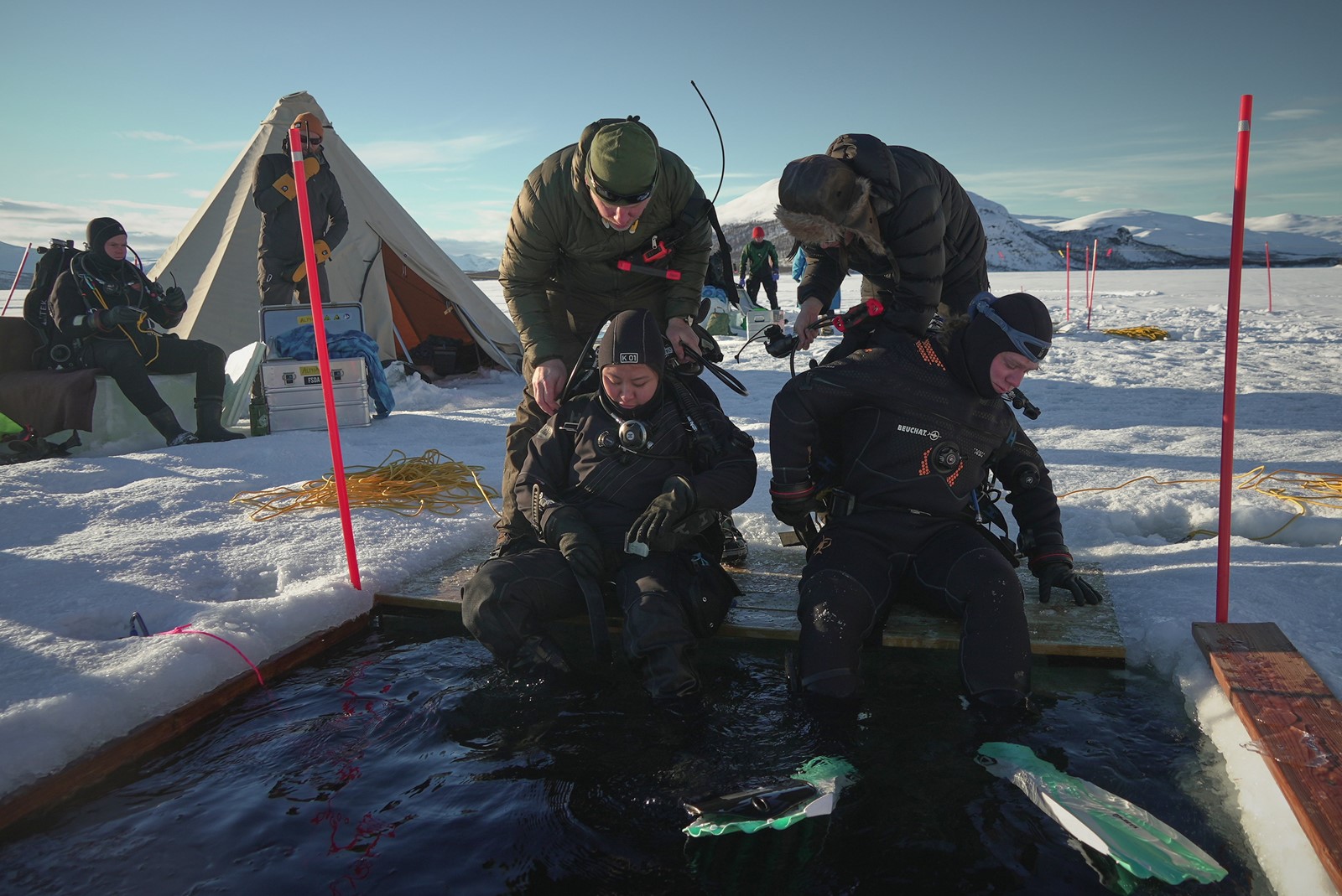 Finland_Arctic_Ice_Diving_91631--ec503_1104949555.jpg