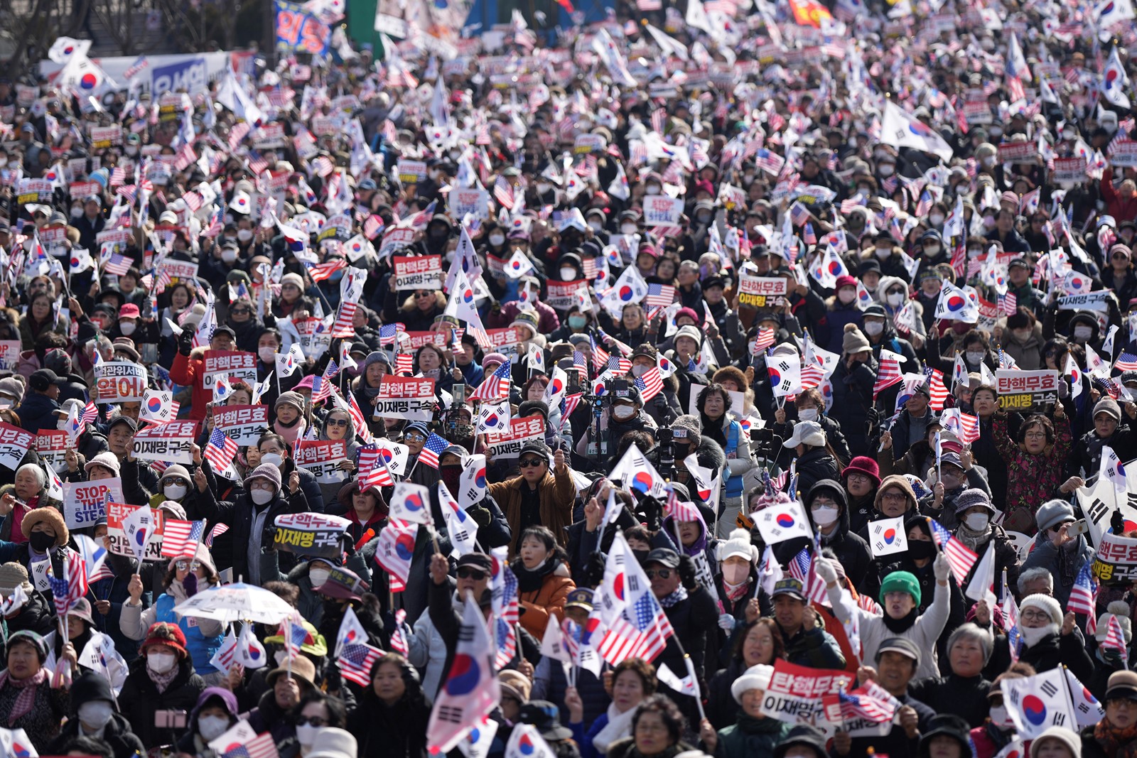 South_Korea_Martial_Law_60027--d33a6_1088779341.jpg