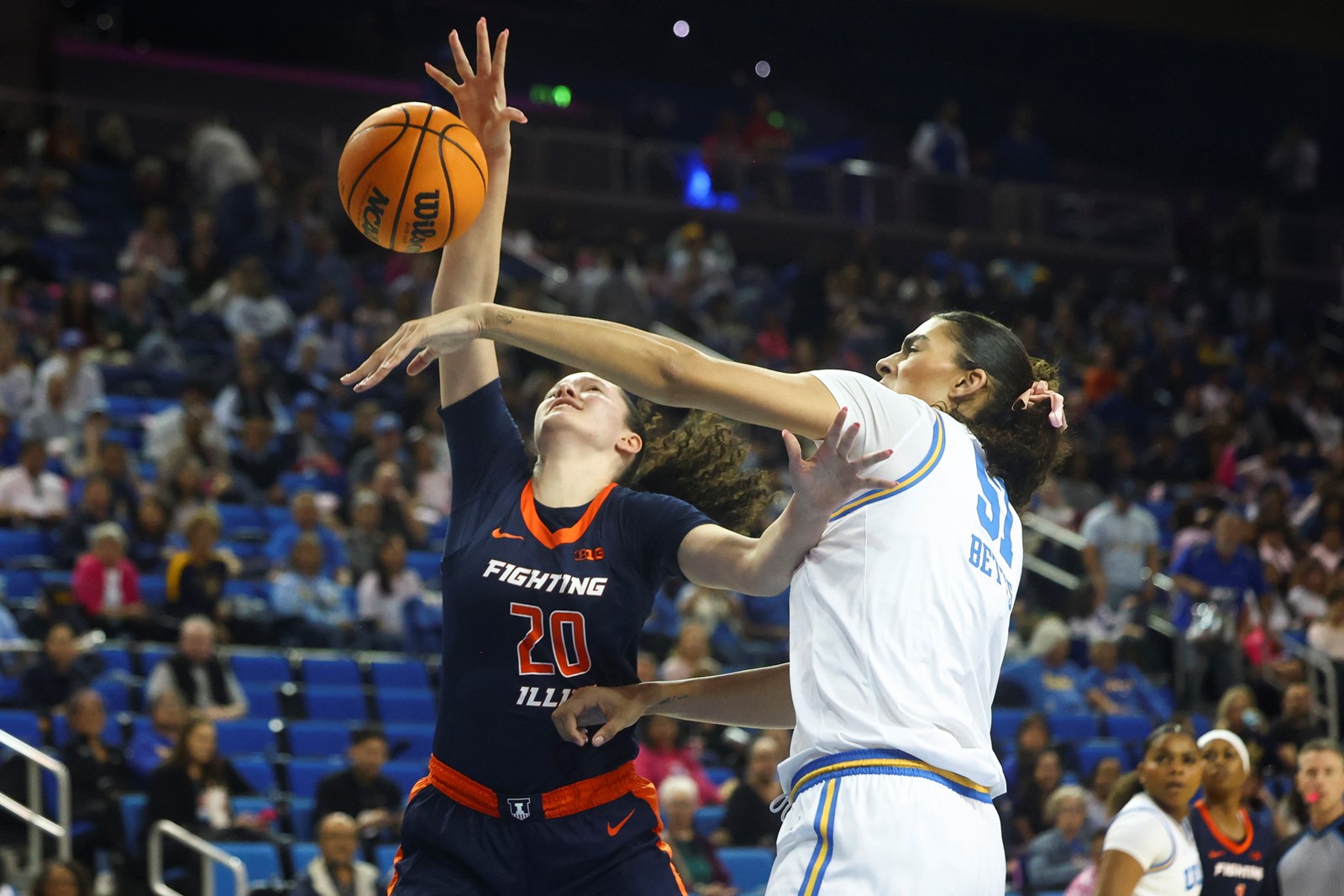 Illinois_UCLA_Basketball_30603--36412_1090016436.jpg