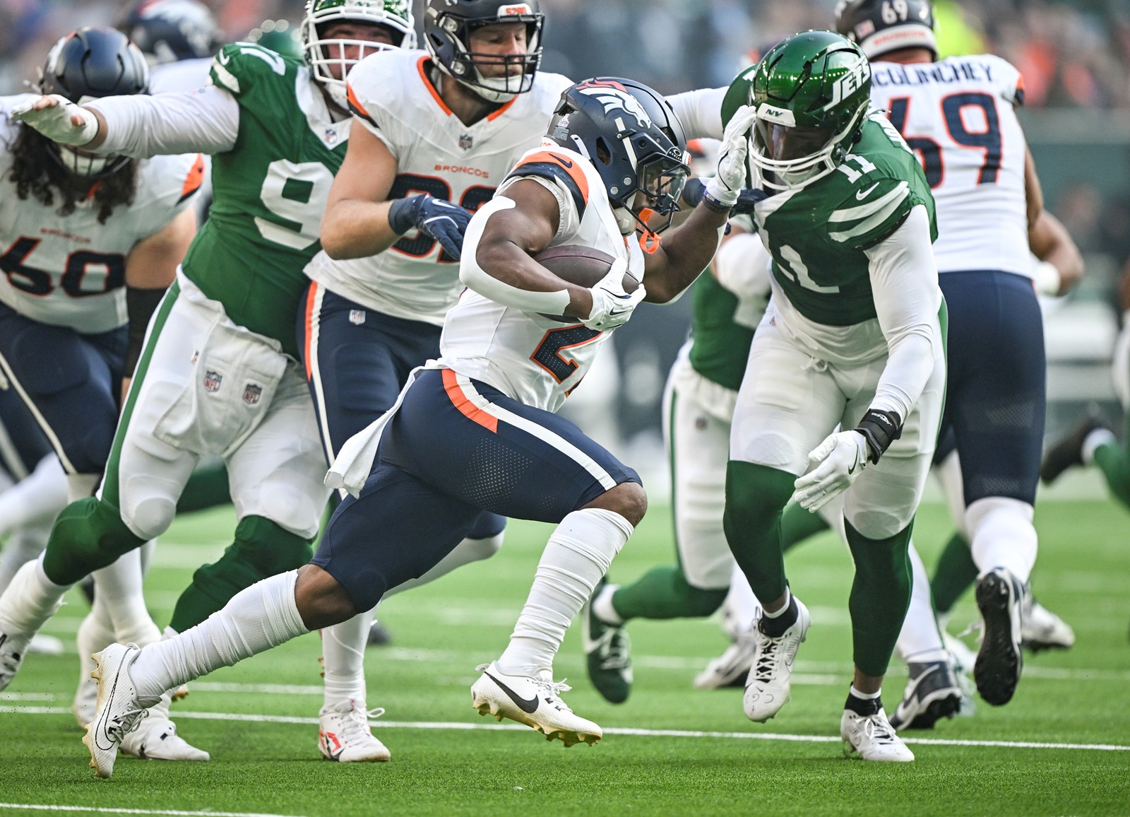 TDP-L-BRONCOS-JETSAO2_0876x_1098834802.jpg