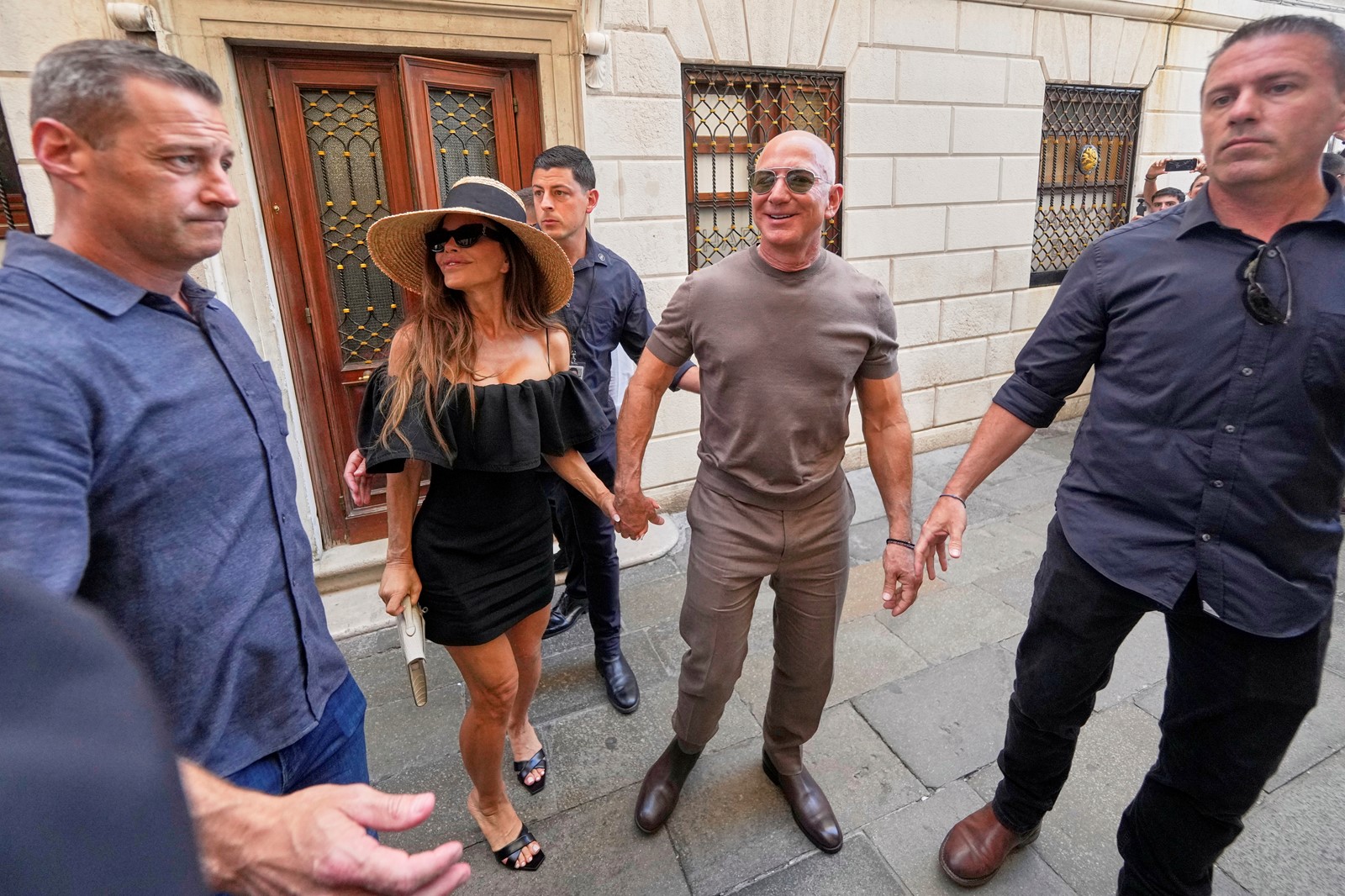 Italy_Venice_Bezos_Wedding_98688--6fbcf_1094777248.jpg