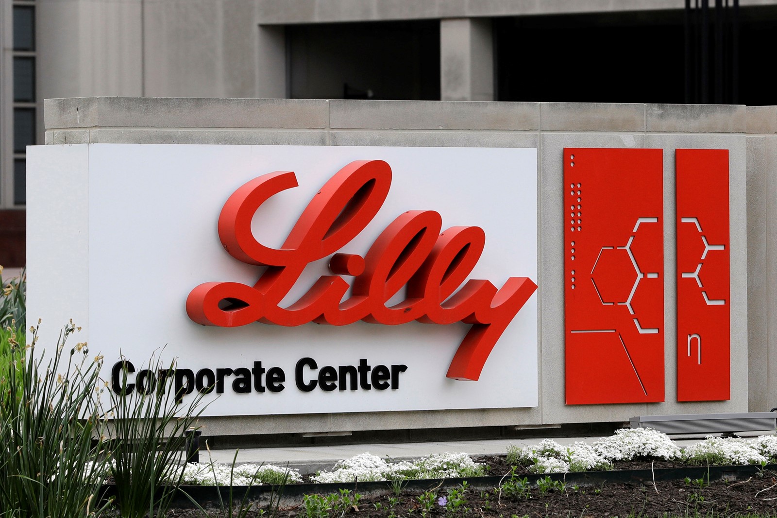 Earns_Eli_Lilly_46583--3272d_1089491226.jpg