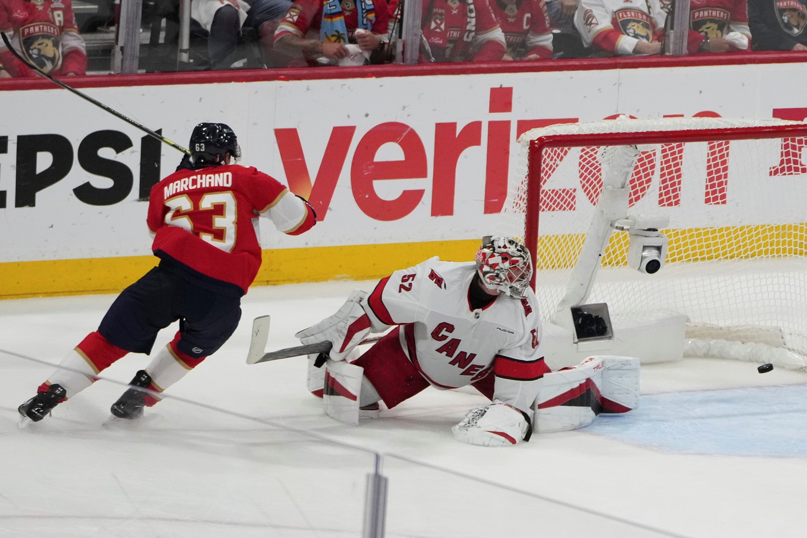 Hurricanes_Panthers_Hockey_00538--b9408_1093506331.jpg