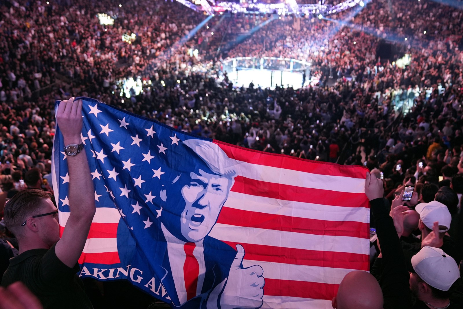 Trump_UFC_43714--53a5d_1104945122.jpg