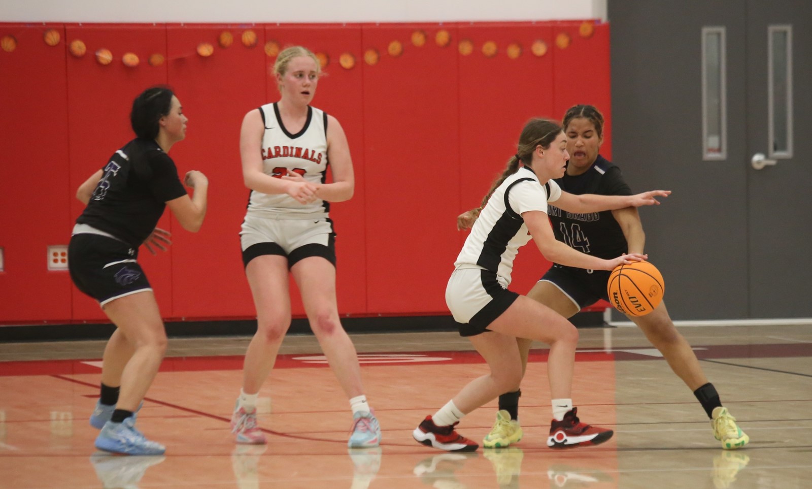 WCGIRLSSTATE2_1090500771.jpg