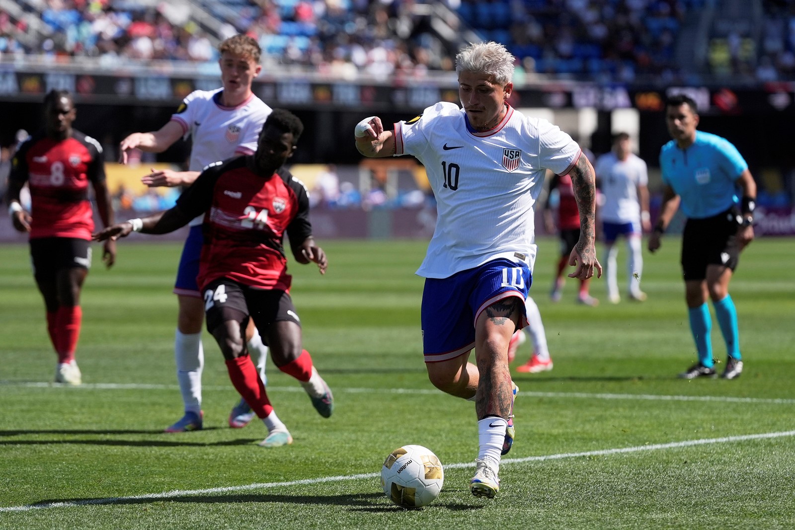 Gold_Cup_US_Trinidad_and_Tobago_Soccer_19808--78d96_1094624742.jpg