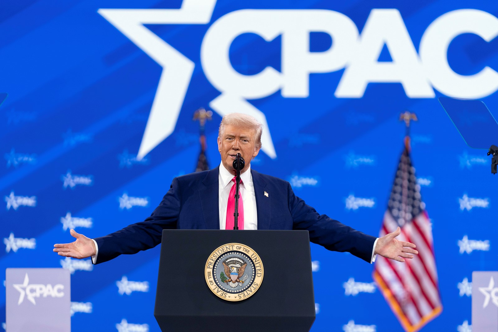 Trump_38560--dee69_1090078579.jpg
