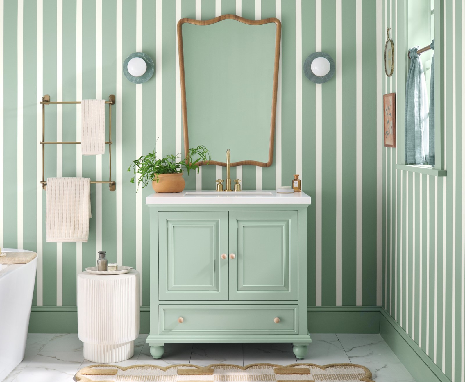 COTY-25-HGTV-Home-by-SW-Quietude-bath-Crop_1084925567.jpg