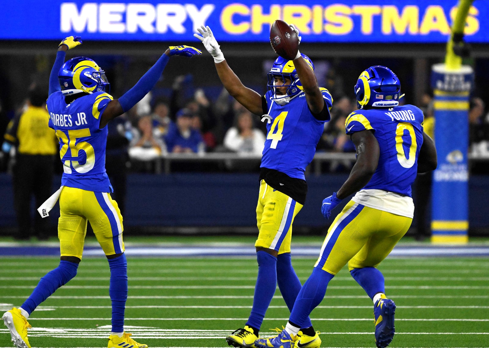 1228_NWS_LDN-L-RAMS-1229-KB40_1088054908.jpg