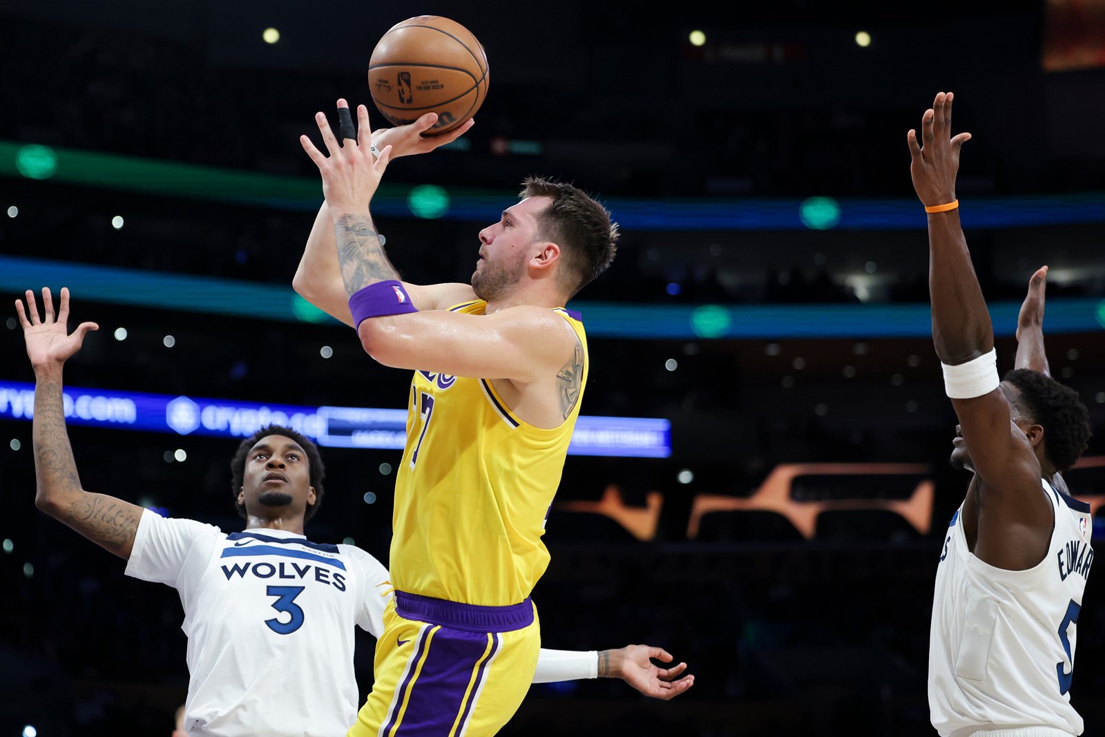 Timberwolves_Lakers_Basketball_16588--4bf8a_1099139579.jpg