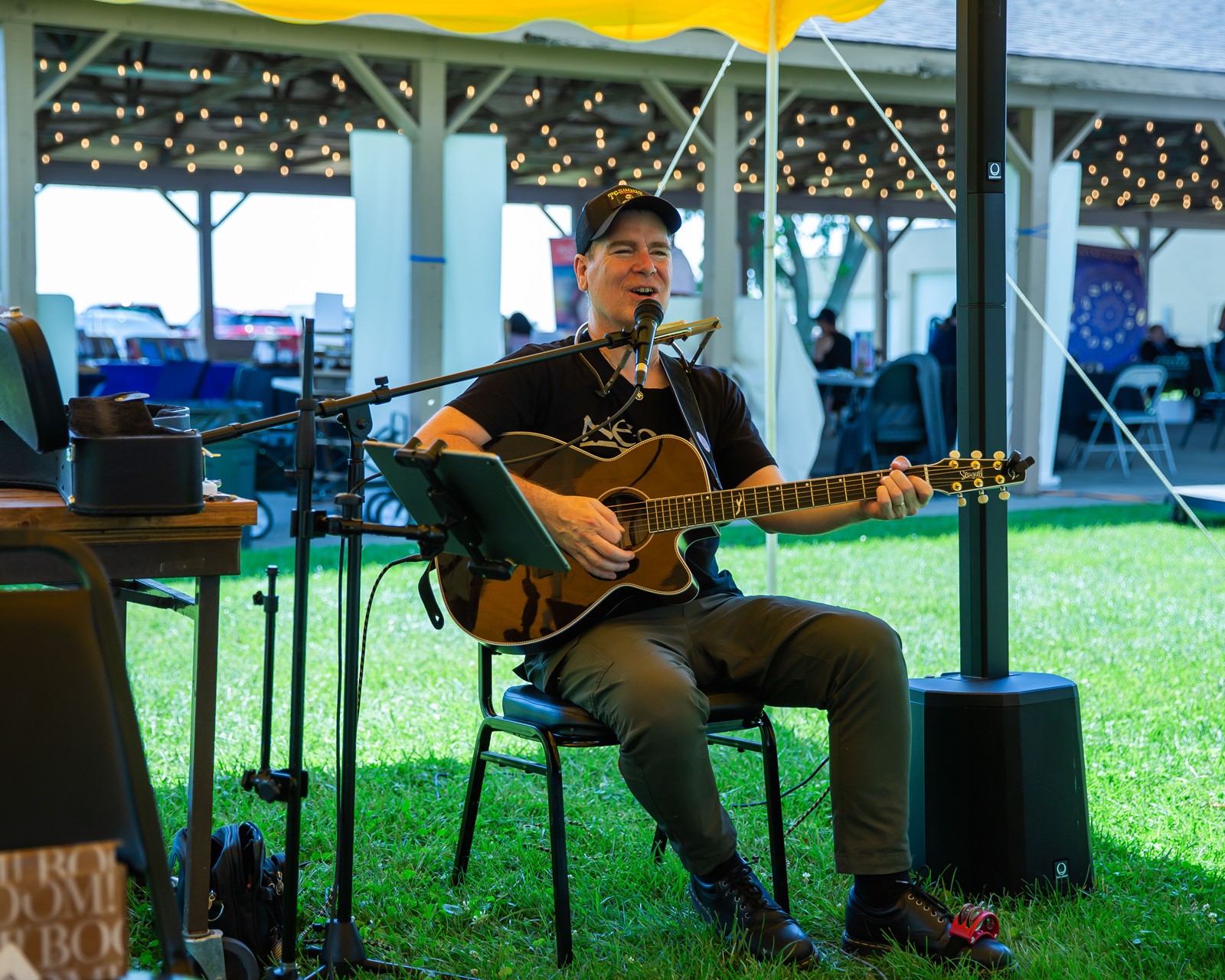 tmd-l-guitarman-0713_1095316667.jpg
