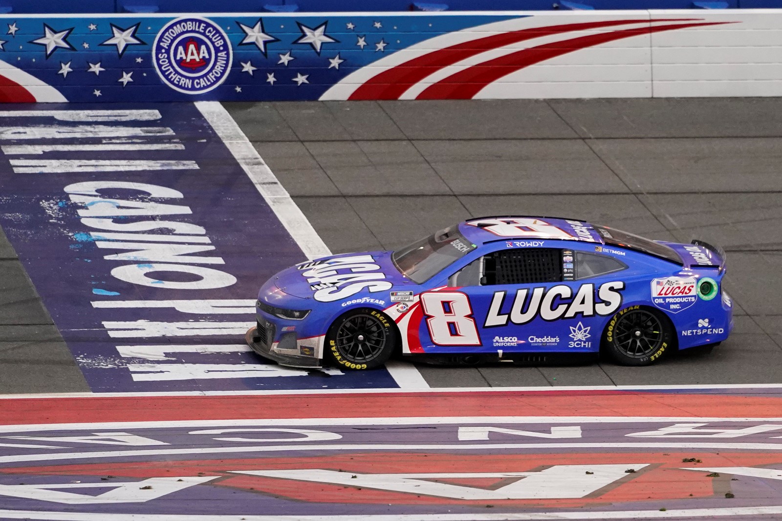 NASCAR_Fontana_Auto_Racing_14563--5619a_1060045574.jpg