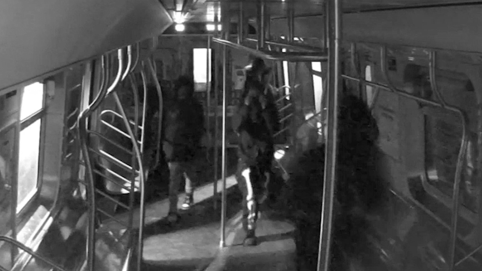 NY_IC_1052802420_1052815026_005-0207_train-suspects.jpg