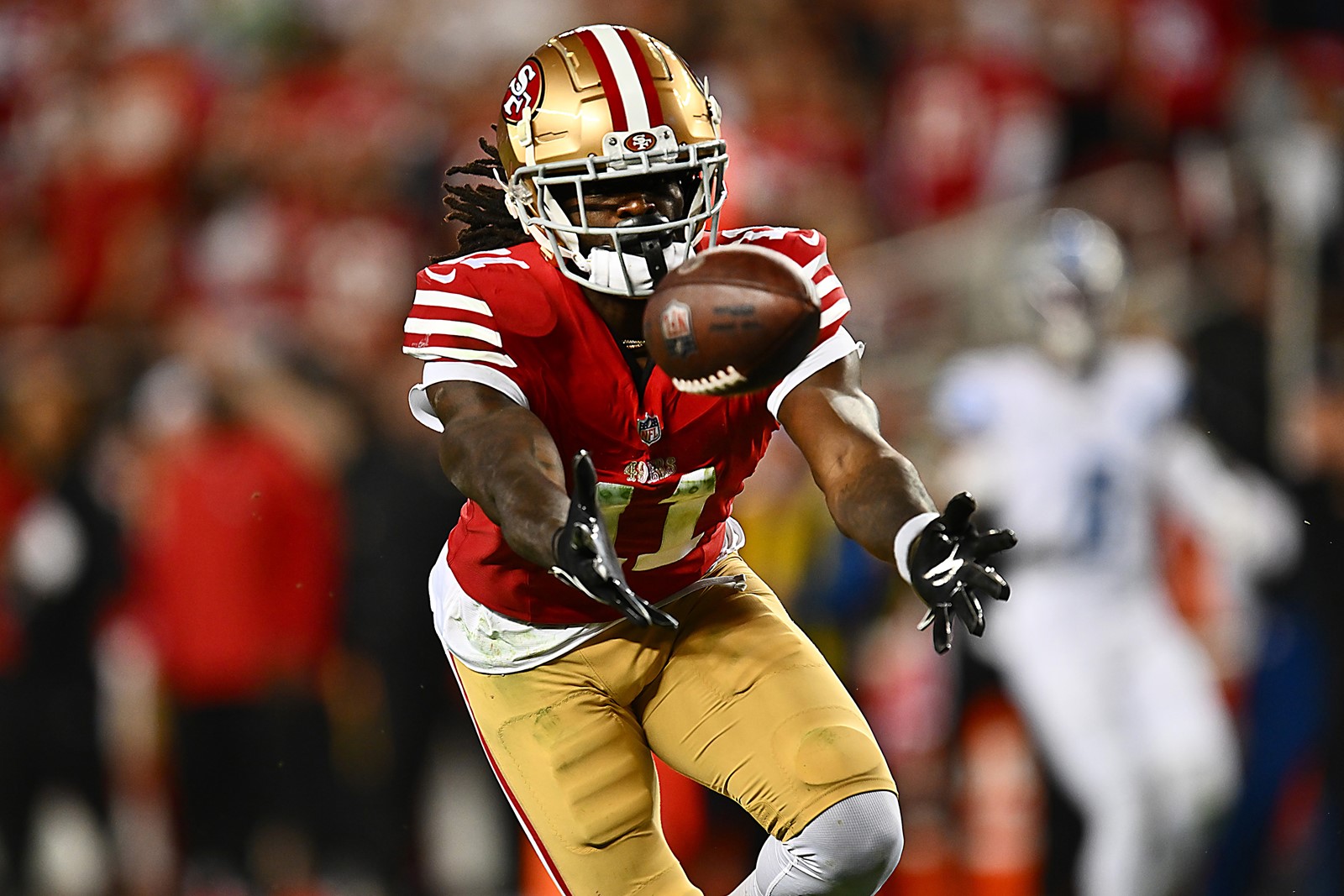 mo_IC_1047640147_1048424171_003-0908_TNS--SPORTS-FBN-49ERS-AIYUK-LYNCH-SJ.jpg