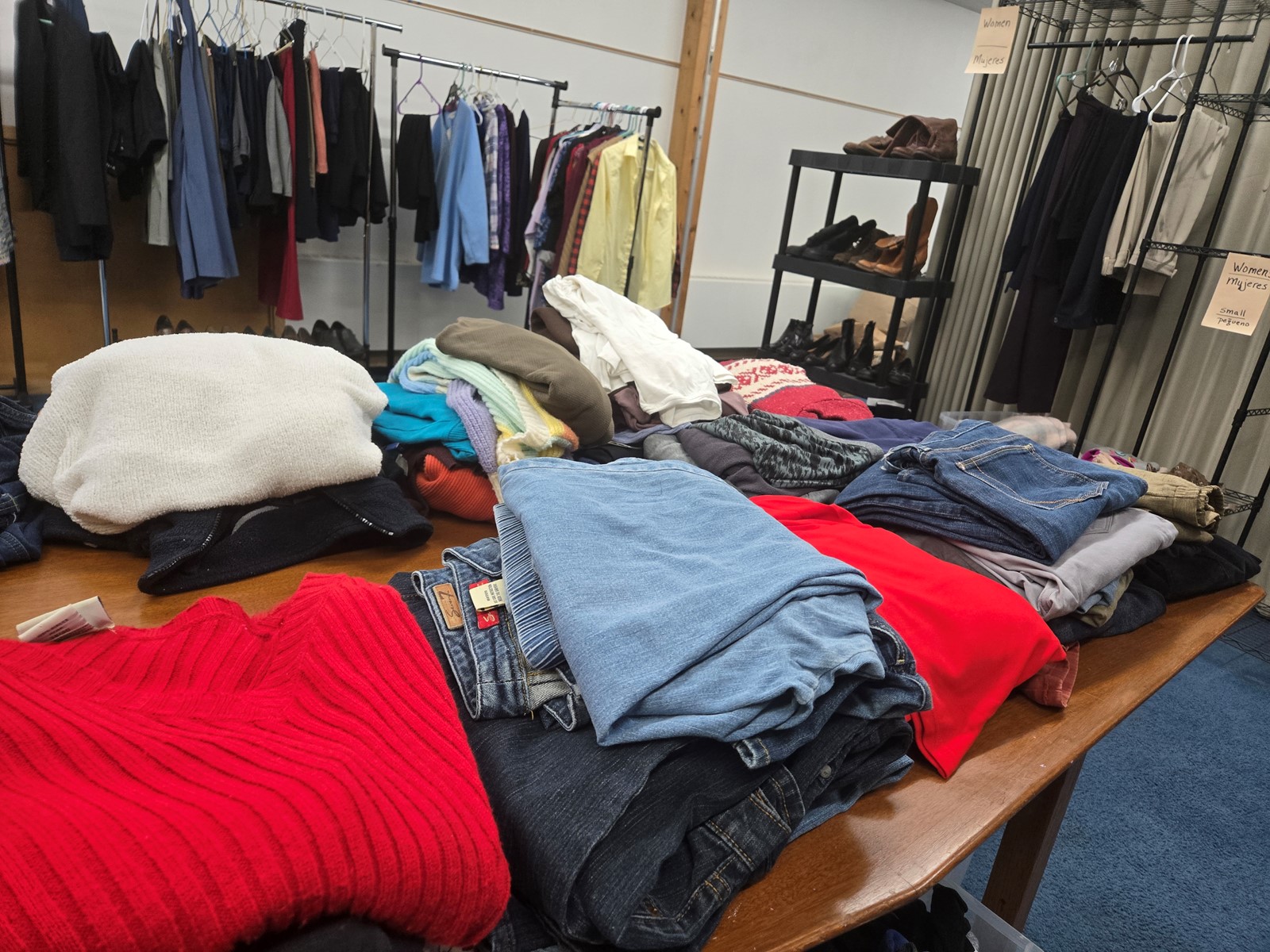 CT_IC_1051979867_1052019667_001-0112_ECN-L-closet-02.jpg