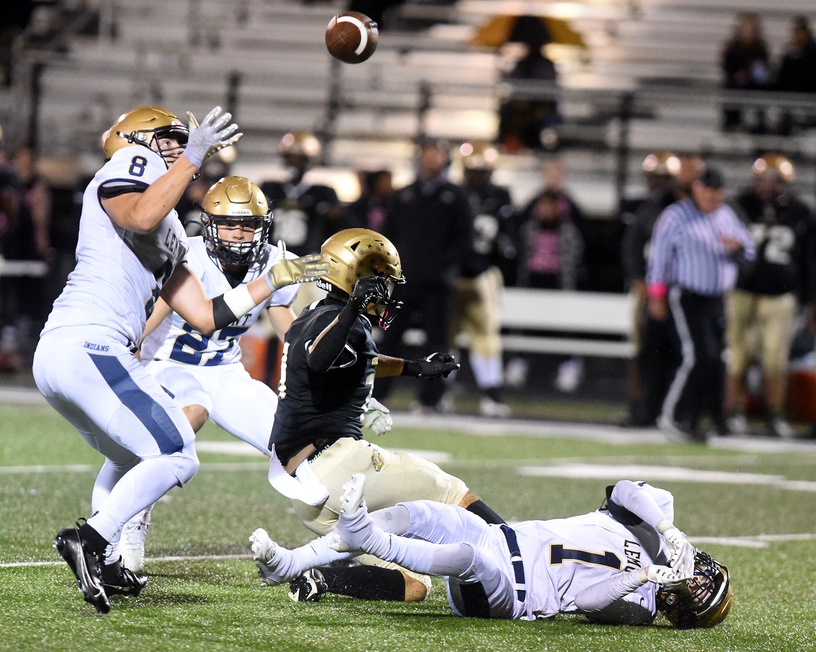 CT_IC_1039140791_1039172243_017-1016_t-sta-local-scores-st-1015.jpg