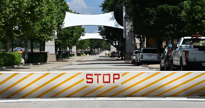 CT_IC_1057750236_1057765045_003-0718_ECN-L-barriers-01.jpg